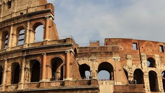 Roma: pubblicità e volantinaggio