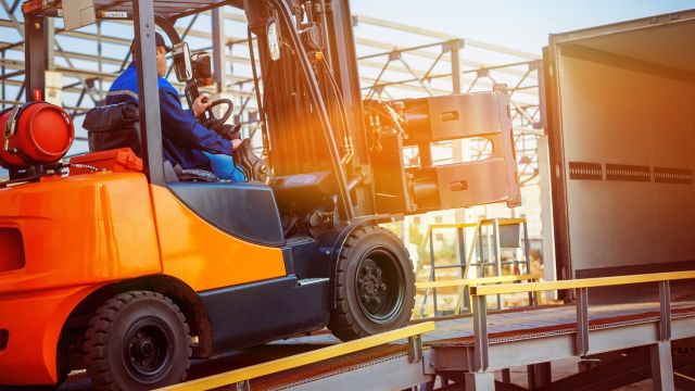 corsi per imparare a guidare carrelli elevatori